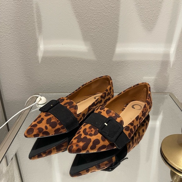 Journee Collection Audrey Buckle Flats Leopard - Picture 1 of 8